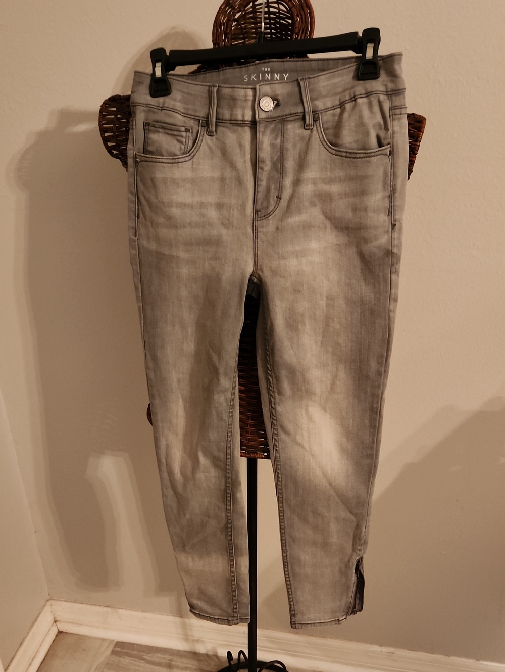 White House Black Market Skinny Cropped Jeans in Light Grey Wash